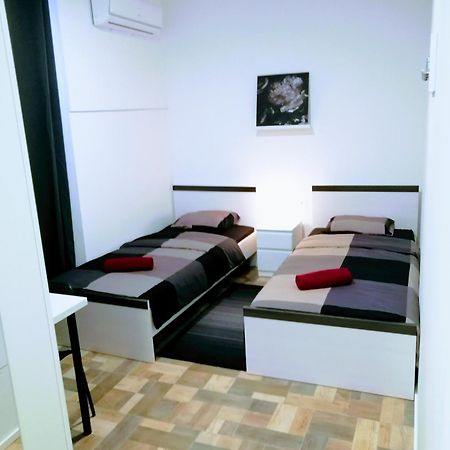 Zpula Center Studio Apartments מראה חיצוני תמונה