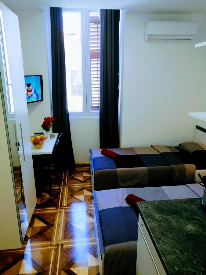 Zpula Center Studio Apartments מראה חיצוני תמונה